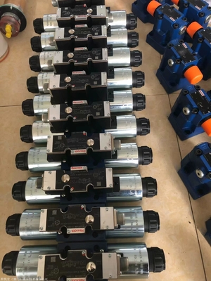 R901493886 4WRPEH10C3B100L-3X/M/24A1 Rexroth proportional valve in stock original