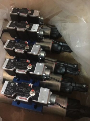 R901493886 4WRPEH10C3B100L-3X/M/24A1 Rexroth proportional valve in stock original