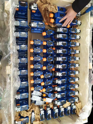 D664-4714 AuthenticGuaranteeBufferAmplifierServoValveMOOGUSA