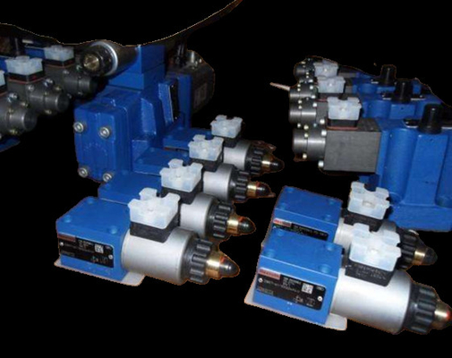 R900423723	DBDS6K1X/100 Rexroth   plunger  pump  brand  new  original  variable  gear pump
